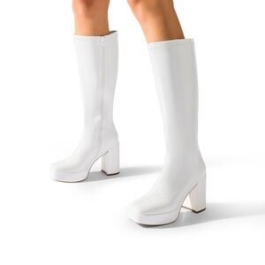 DREAM PAIRS Y2K-inspired Knee-high Platform Gogo Boots
Size 6.5